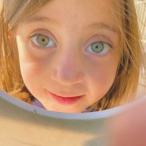 Meet your Posher, Esther